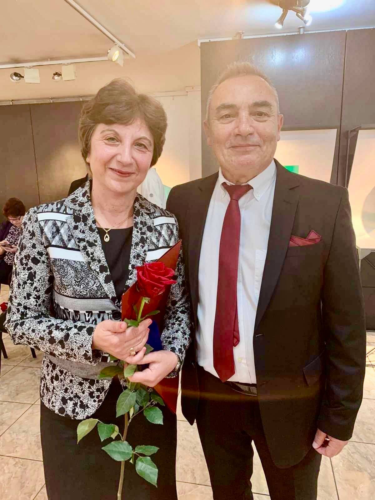  Д-р Евгения Найденова и министърът на културата Кръстьо Кръстев 